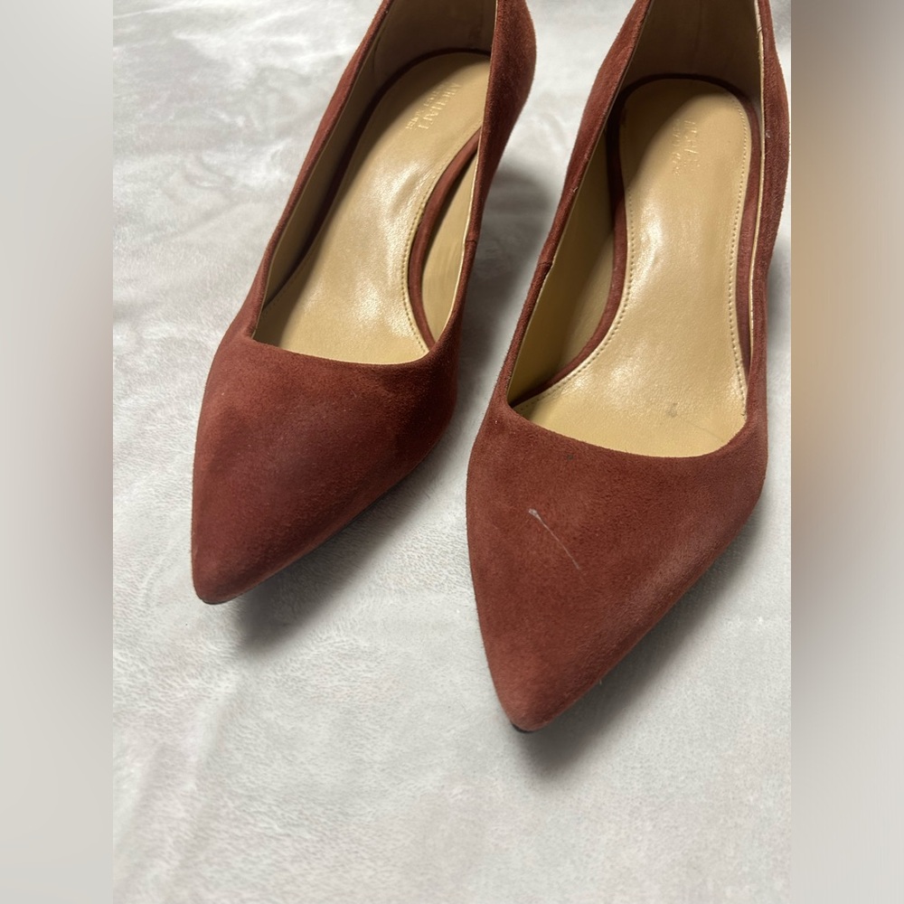 Women’s Michael Kors brown Suede close pointed toe pumps kitten heels size 7.5 - Picture 11 of 11